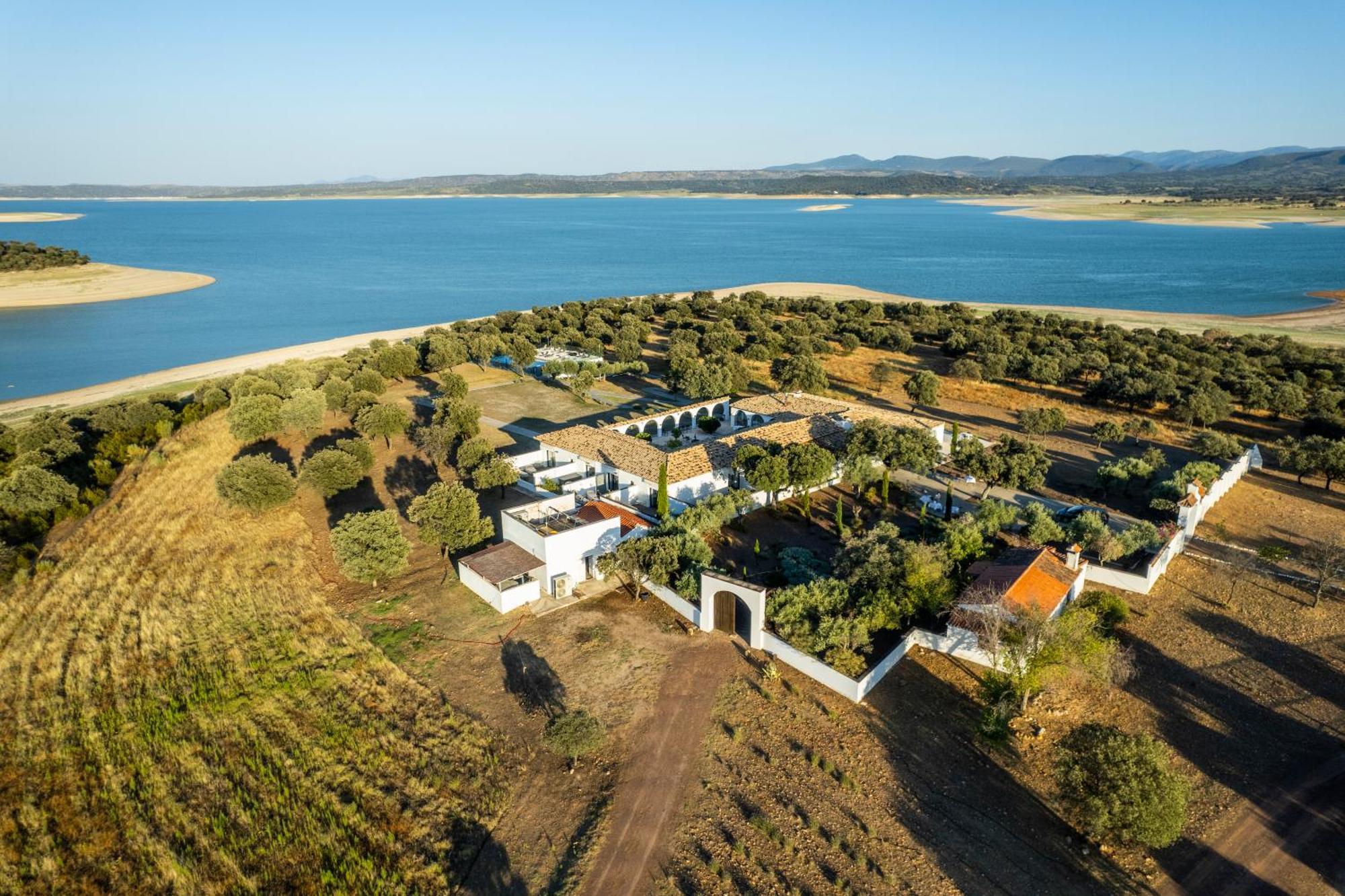 Finca Shenonkop Hotel Rural Navalmoral De La Mata Exterior foto